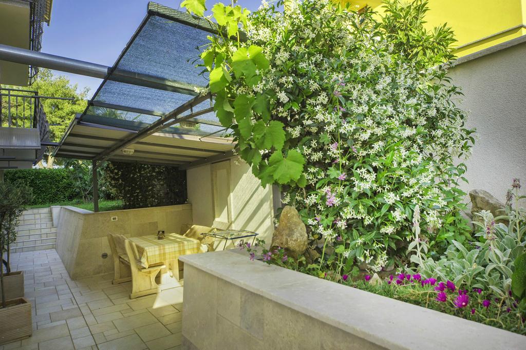 אומאג Apartments Jurisevic מראה חיצוני תמונה