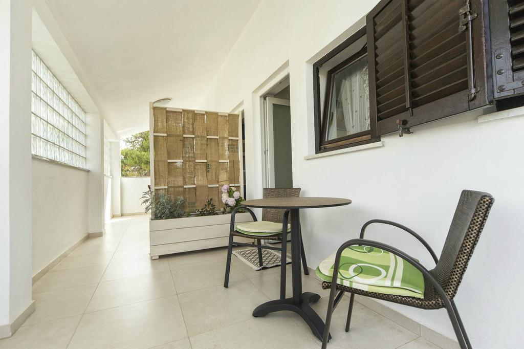 אומאג Apartments Jurisevic מראה חיצוני תמונה