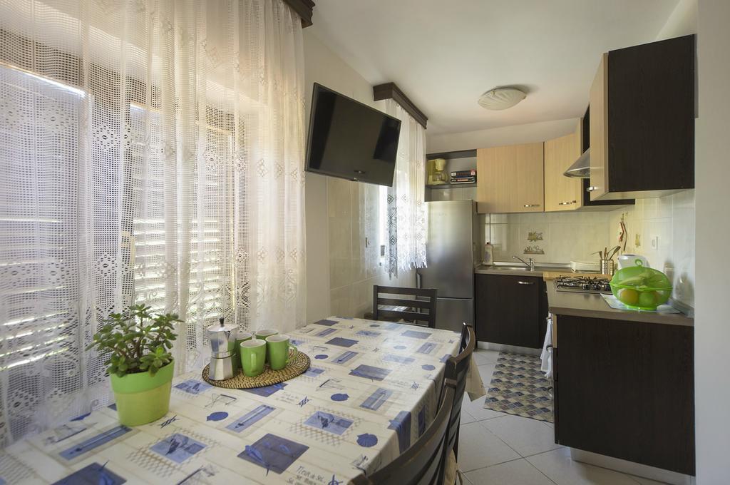 אומאג Apartments Jurisevic מראה חיצוני תמונה